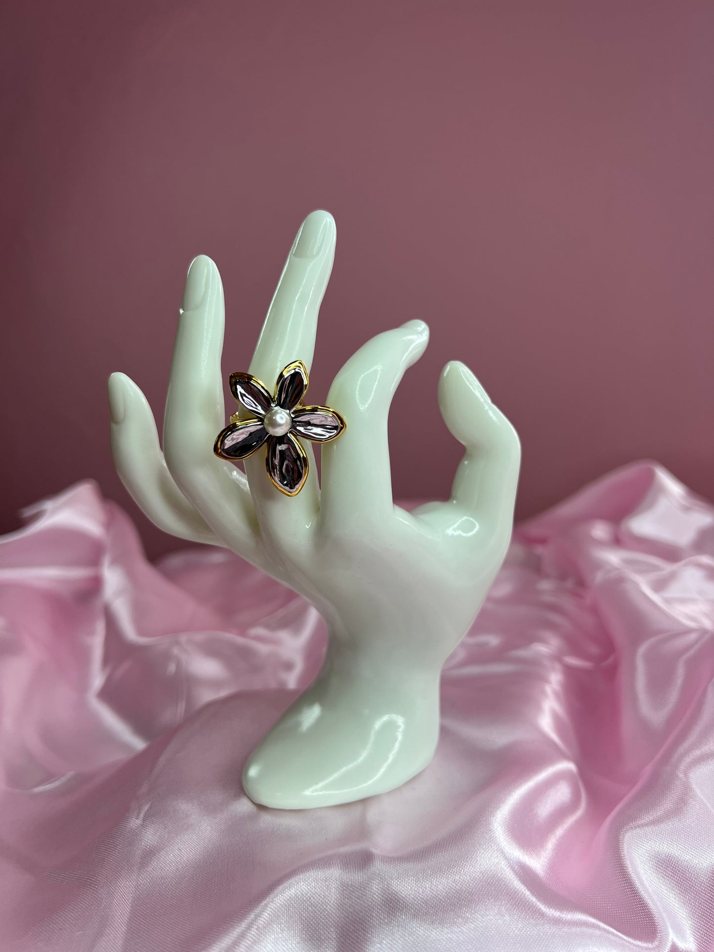 Quiana ring
