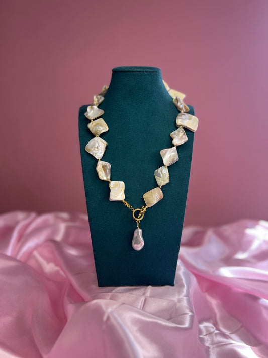 Shelly necklace